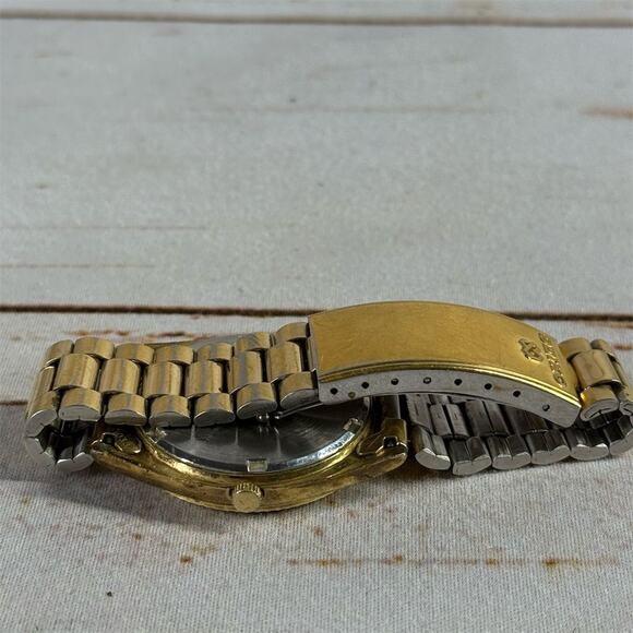 Vintage Seiko Men's Quartz Watch Gold Dial Day-Date Display 36mm - Picture 3 of 6